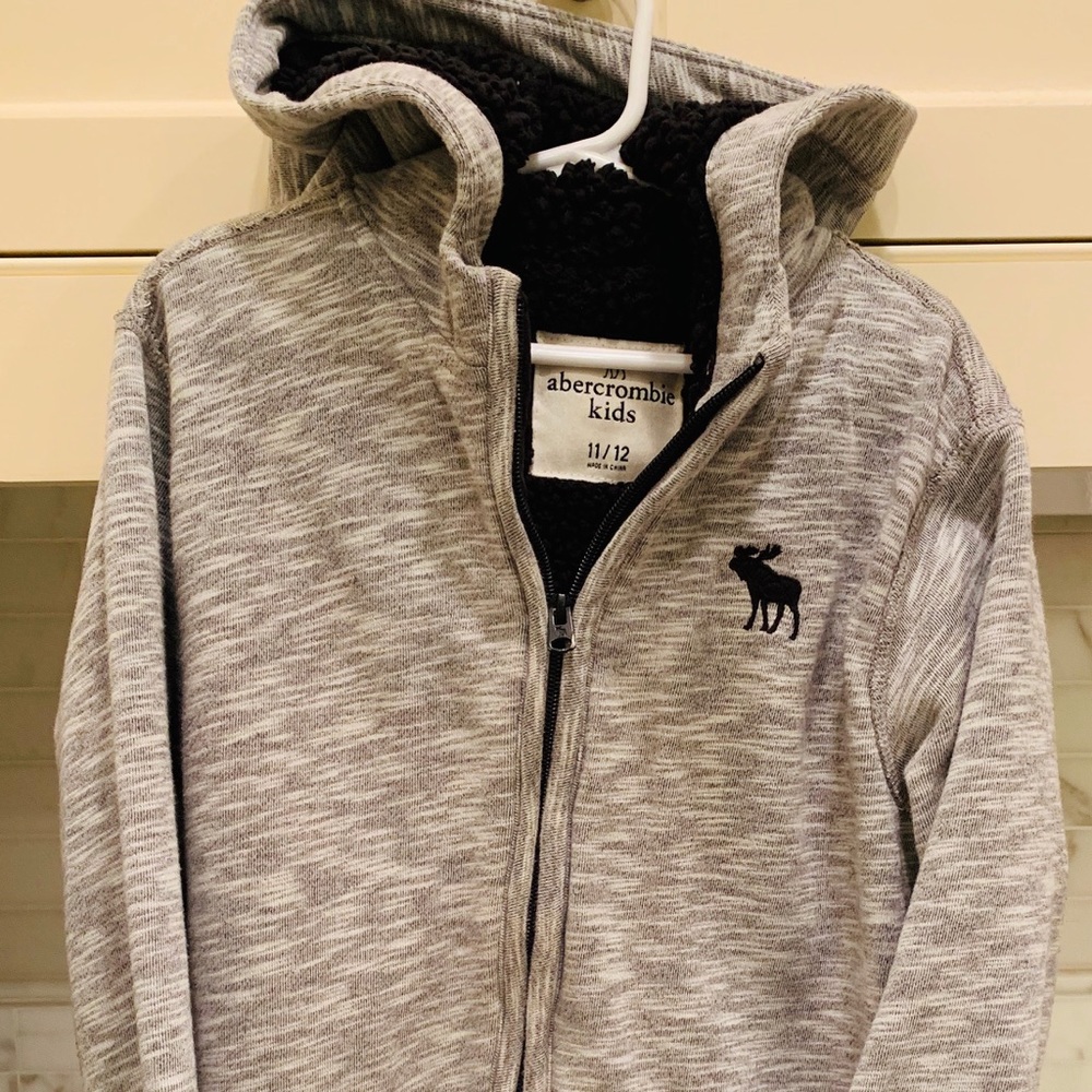 Abercrombie Sherpa light gray hoodie